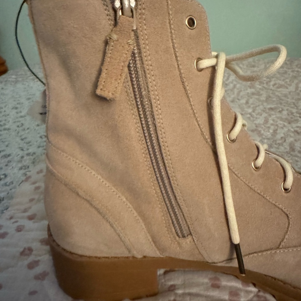 Cole Haan Women's 11 Camea Lug Sole Combat Boots Water resistant Suede. NWT - Picture 6 of 10